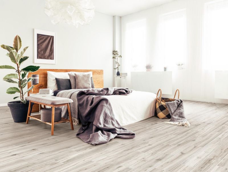Стая със светъл дървесен гранитогрес и интериор – Серия Treverkheart 15x90 - Marazzi за онлайн магазин KERANOVA