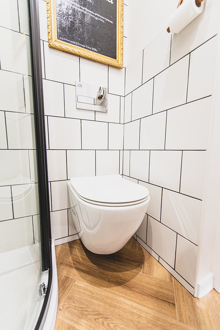 Тоалетна без ръб Desna CycleOn - Laveo снежно бяла чиния с Duroplast седалка, лесно почистване, KERANOVA онлайн магазин