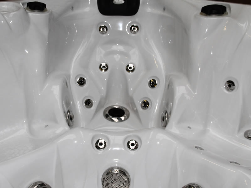 Admire 230x230 см. джакузи бяло с множество водни джетове и ергономични седалки – онлайн магазин KERANOVA