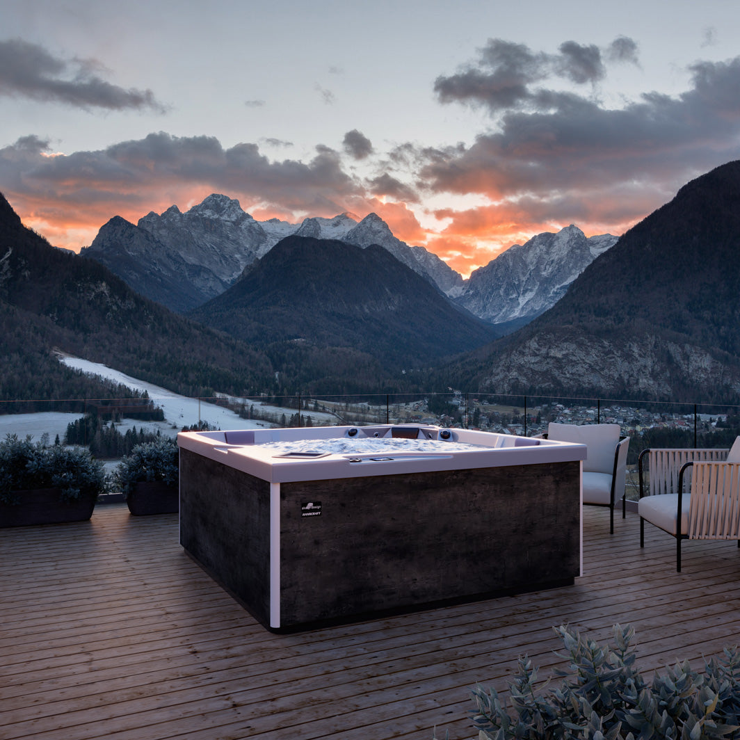 Almandine 220x220 см. - панели в 5 цвята джакузи на външна тераса с планински залез, онлайн магазин за обзавеждане за бани KERANOVA