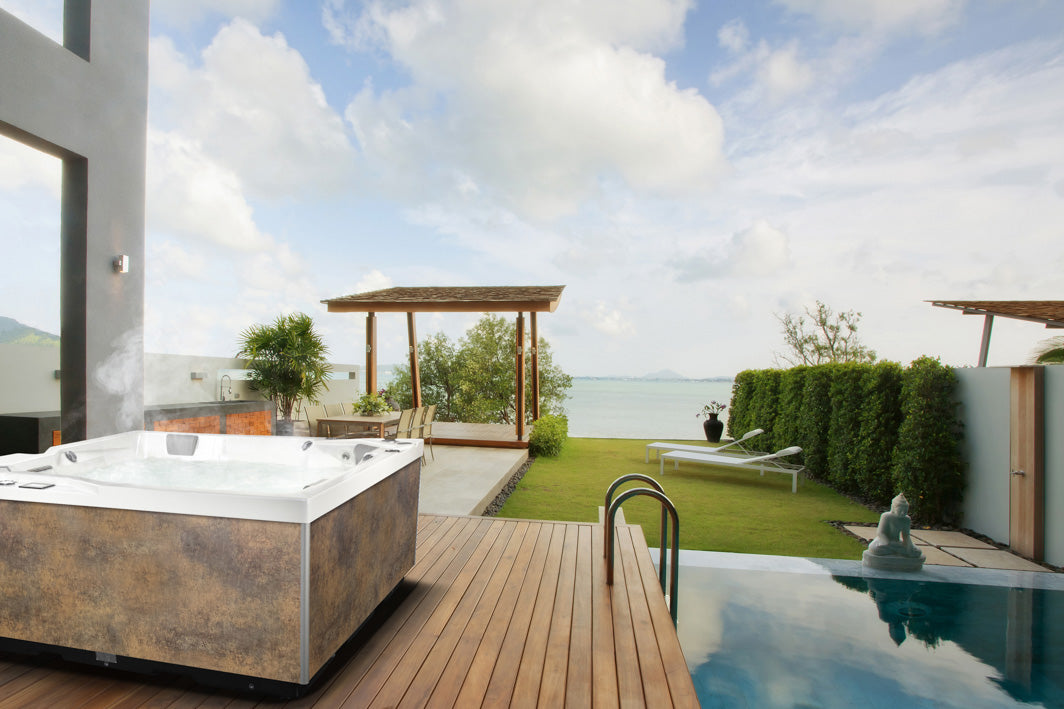 Almandine 220x220 см. - панели в 5 цвята джакузи на открито с модерни панели и изглед към морето | KERANOVA