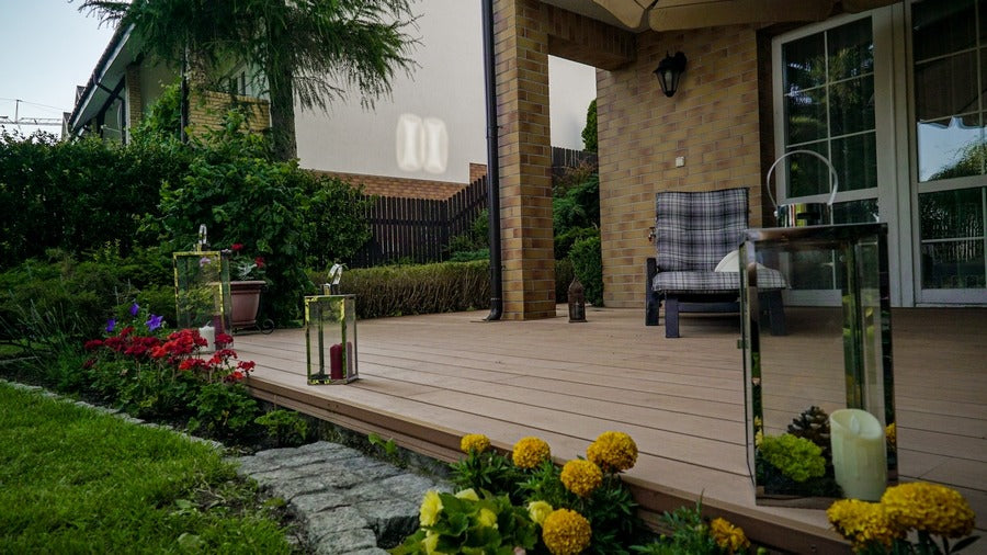 WPC декинг за настилки Berg Deck на тераса с анти-слип повърхност — онлайн магазин за обзавеждане KERANOVA