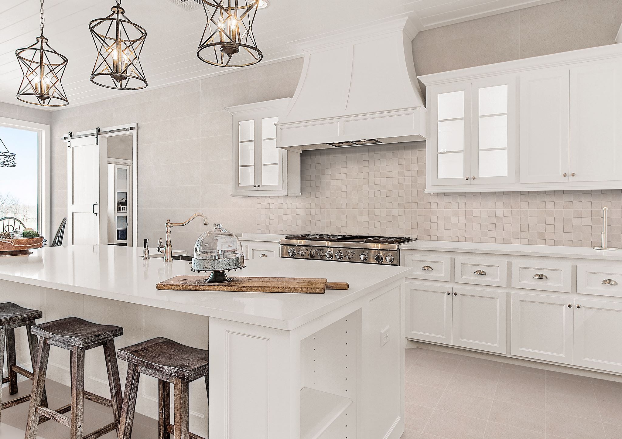 Баня Cartago 25x75 - Keros Ceramica: елегантни бели плочки 25x75 в модерен банен/кухненски интериор от KERANOVA