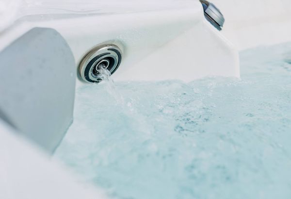 Celtic 7 220x220 см. джакузи с пълнещ воден струйник и мека вълнова повърхност — онлайн магазин за обзавеждане за бани KERANOVA