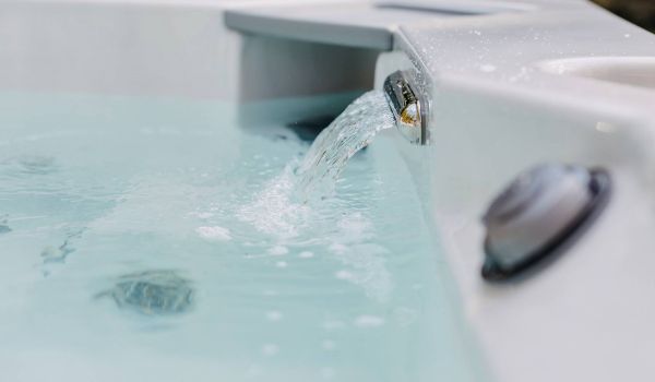 Celtic 7 220x220 см. градинско джакузи KERANOVA – елегантен водопад и хидромасаж за релакс