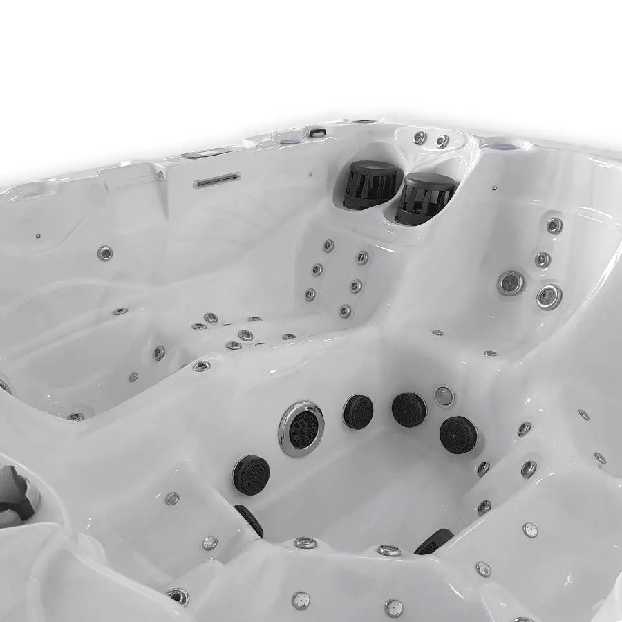 Dream 230x230 см. луксозно шестместно джакузи с Balboa електроника, подводно осветление и термо покривало - KERANOVA онлайн магазин