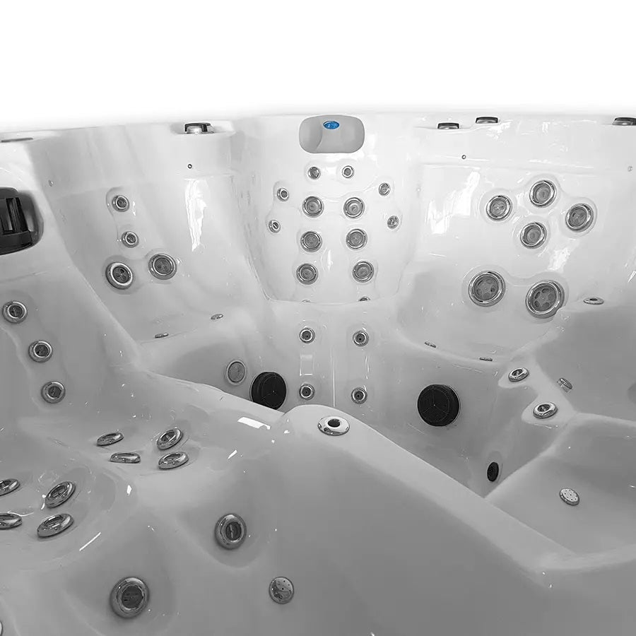 Dream 230x230 см. луксозно шестместно джакузи Dream с Balboa електроника, озонатор и LED осветление – KERANOVA онлайн магазин