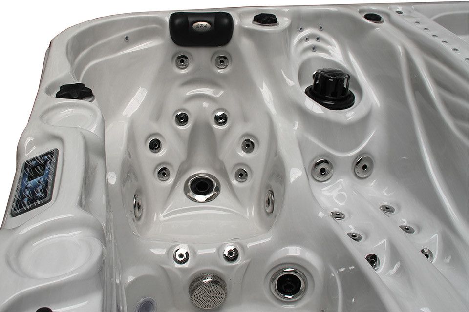 Euphoria MIghty Wave 230x230 см. бял СПА басейн с множество терапевтични джетове, просторни седалки и левитиращо легло - KERANOVA онлайн магазин