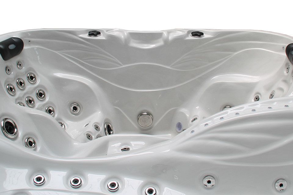 Euphoria MIghty Wave 230x230 см. бял СПА басейн за 4 души с лечебни джетове и „левитиращо“ легло - онлайн магазин KERANOVA