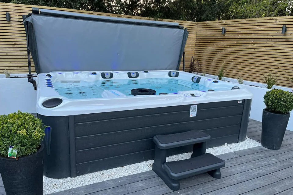 Ecstatic wave 305x228 см. седемместно луксозно терапевтично СПА вградено на открито - онлайн магазин за обзавеждане за бани KERANOVA