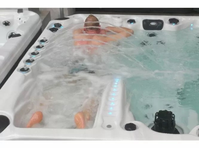 Euphoria MIghty Wave 230x230 см. спа басейн с лежащо легло и над 100 масажни джета от онлайн магазин за обзавеждане за бани KERANOVA