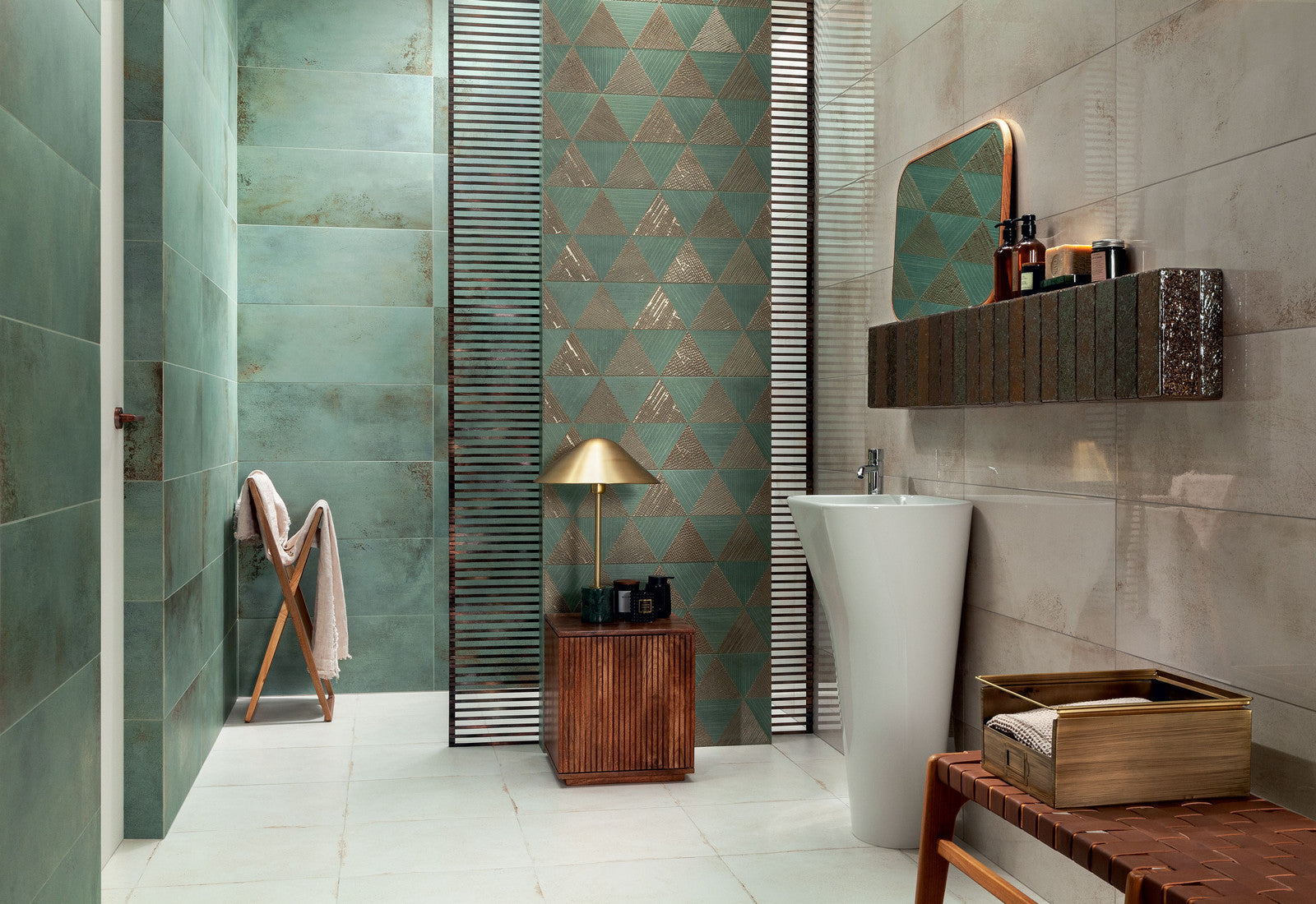 Баня Goldgreen 29.8x74.8 - Tubadzin: елегантни зелено-златисти плочки за баня в онлайн магазин KERANOVA