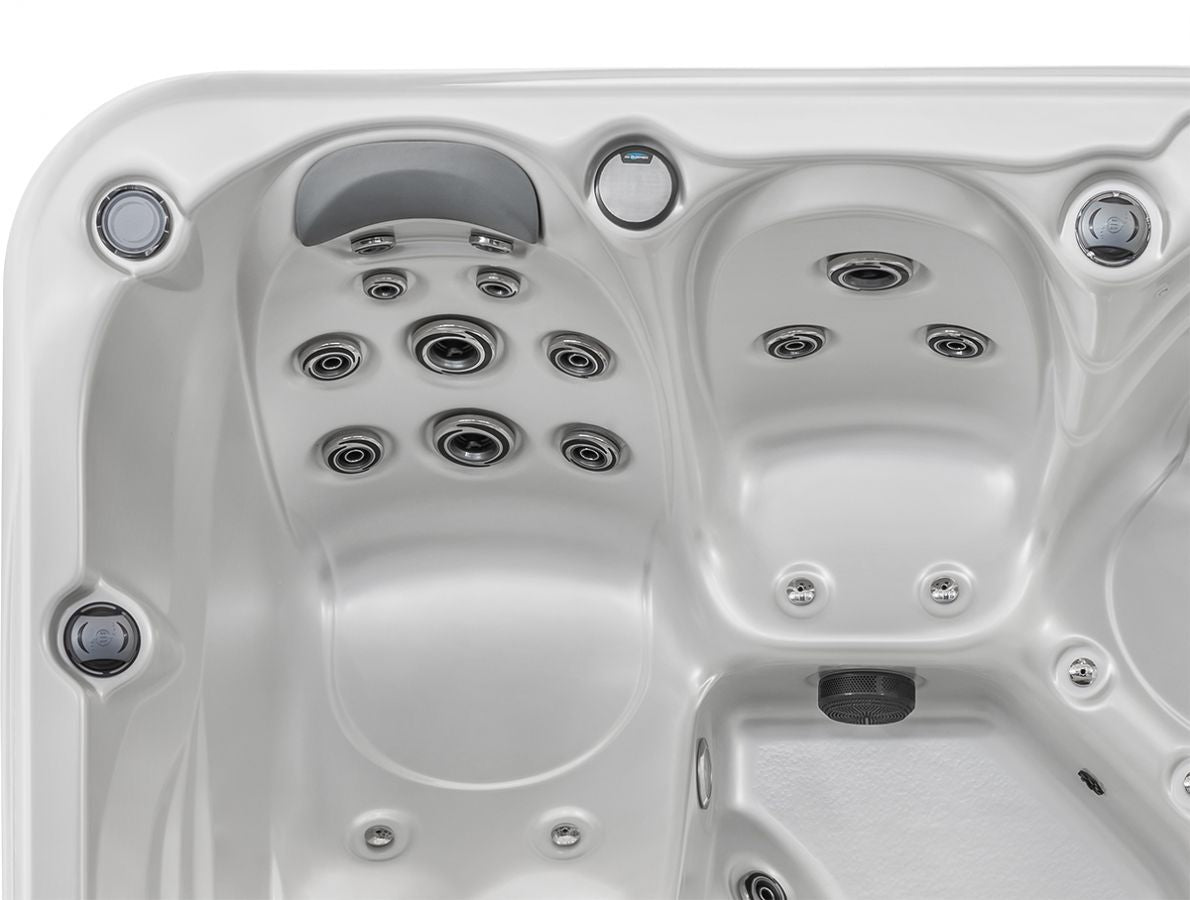 Design HC 1 200x200 см. луксозно градинско джакузи с множество дюзи, елегантен бял акрил - онлайн магазин KERANOVA