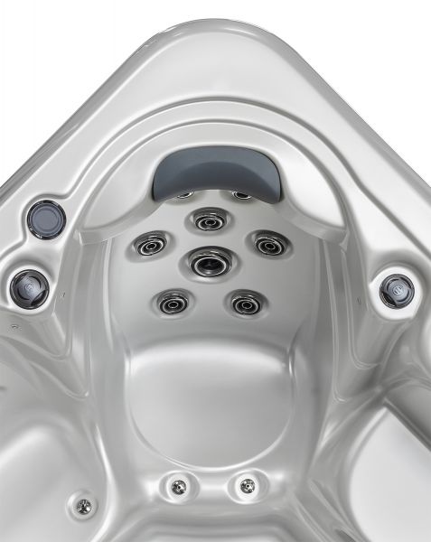 Джакузи Design HC 6 220x220 см. – луксозно външно джакузи с хидромасажни дюзи, заоблен дизайн, KERANOVA онлайн магазин
