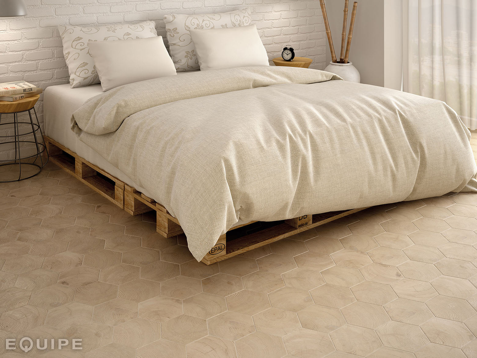 Серия Hexawood - Equipe Ceramicas: испански гранитогрес, имитация дърво в бежови шестоъгълни плочки за баня - онлайн магазин KERANOVA