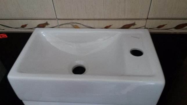 Серия Isik 40x23 см. бяла ПВЦ мивка с отвор за смесител и сифон, компактна мебел за баня KERANOVA