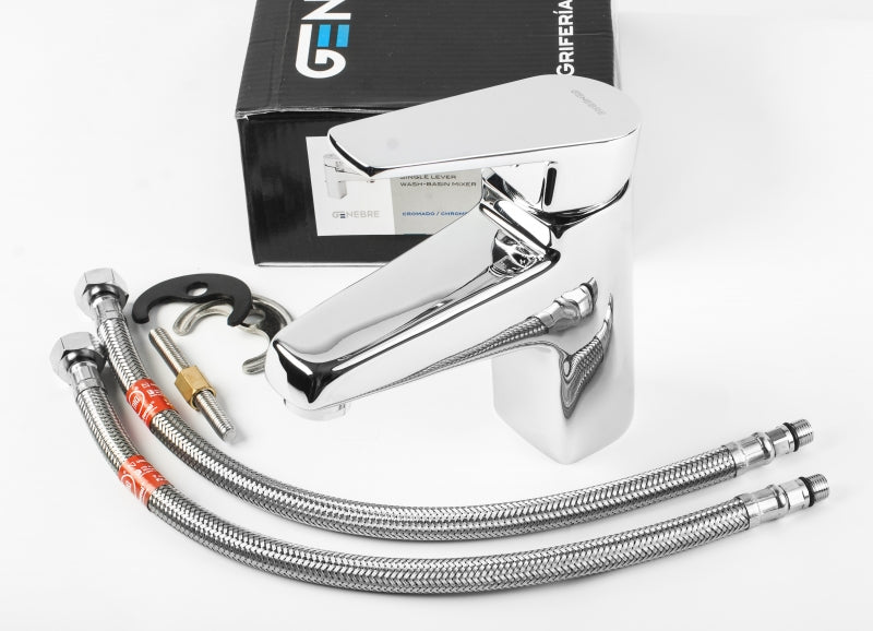 Смесител за мивка Klip стоящ, хром, комплект с гъвкави връзки и монтажни части – онлайн магазин за обзавеждане за бани KERANOVA