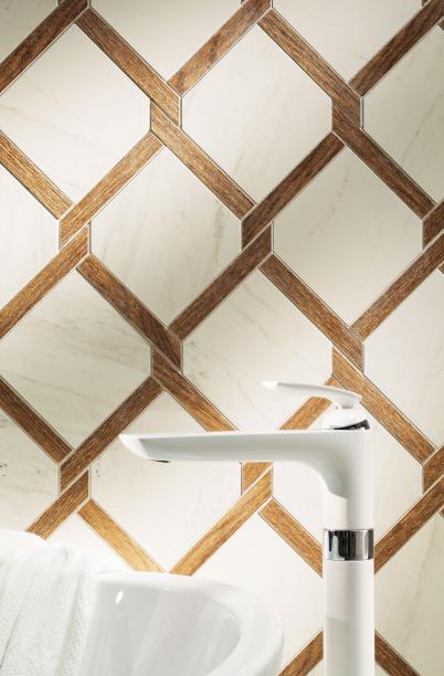 Серия Larda 30x75 - Tubadzin гланцирани мраморни плочки за баня с дървесни мотиви - онлайн магазин KERANOVA