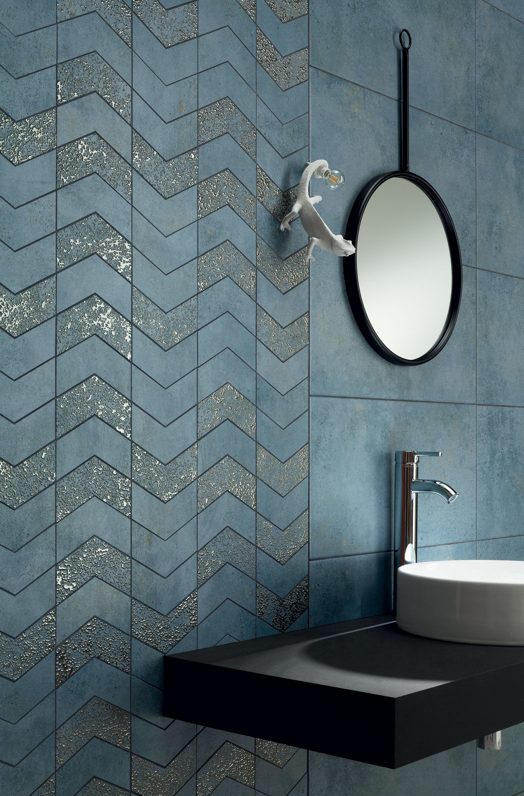 Баня Margot 30.8x60.8 - Ceramika Domino синя матирана плочка в баня, модерна текстура, продукт KERANOVA