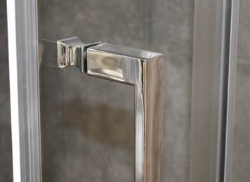 MINIMAL 400 - 138-139.5X195 СМ. стъклен параван за баня с алуминиев профил, 8 мм закалено стъкло и магнитен уплътнител - KERANOVA онлайн магазин