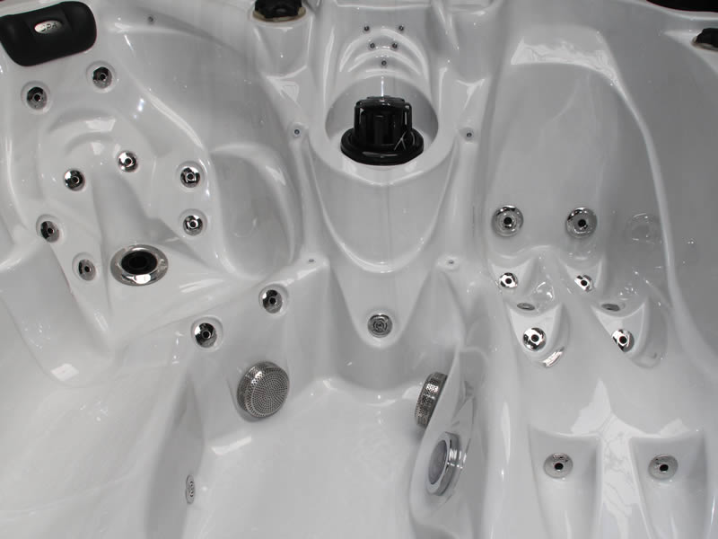 Pleasure 215x200 см. хидромасажна вана от Passion Spas с 48 дюзи, 4 седящи и 1 лежащо място – онлайн магазин за обзавеждане за бани KERANOVA
