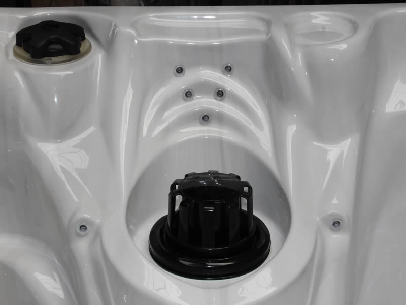 Pleasure 215x200 см. бяла хидромасажна вана детайл на дюза и седалка онлайн магазин за обзавеждане за бани KERANOVA