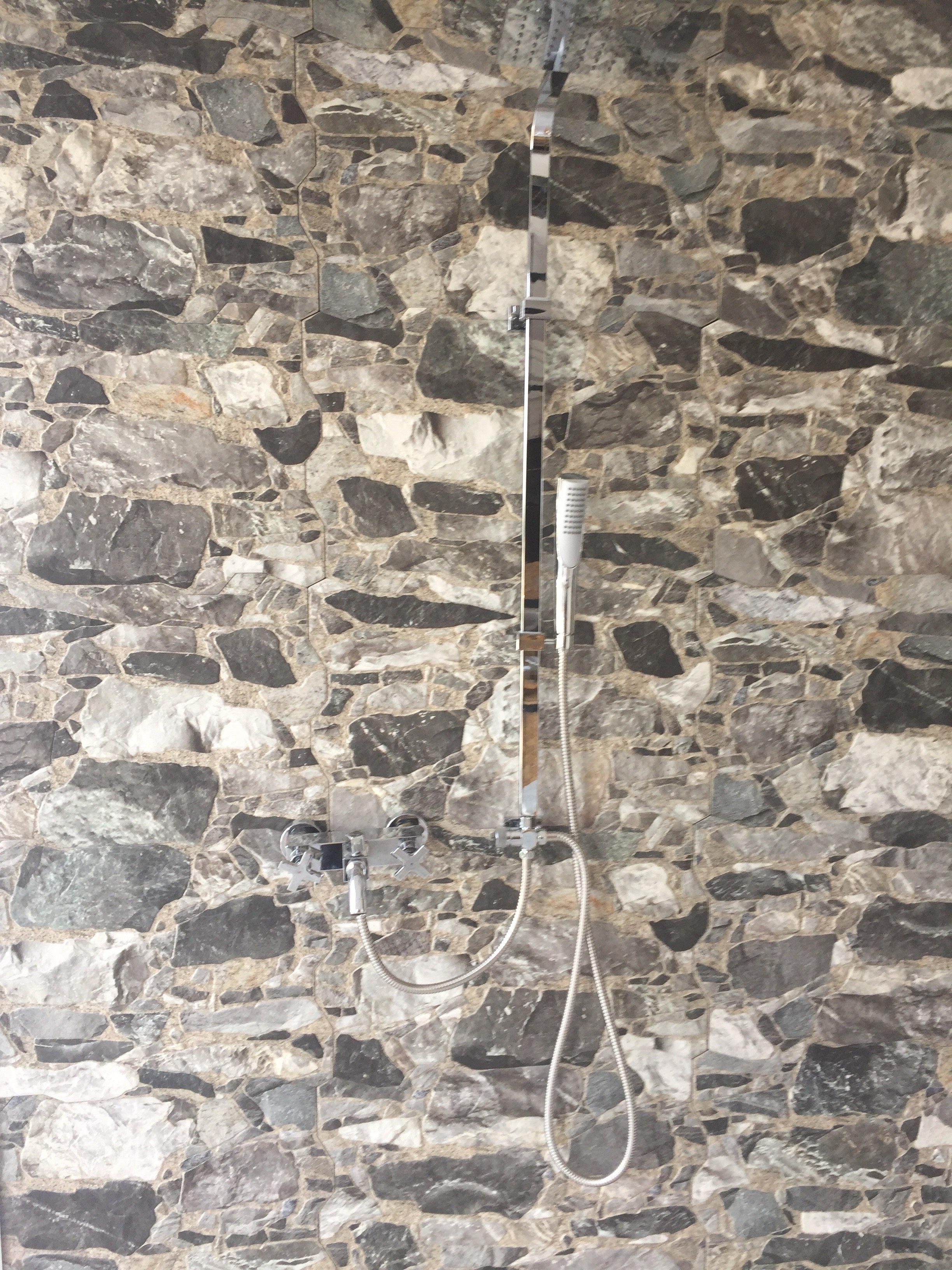 Rambla 60x40 испански мразоустойчив гранитогрес с релефна повърхност в магазин KERANOVA за бани