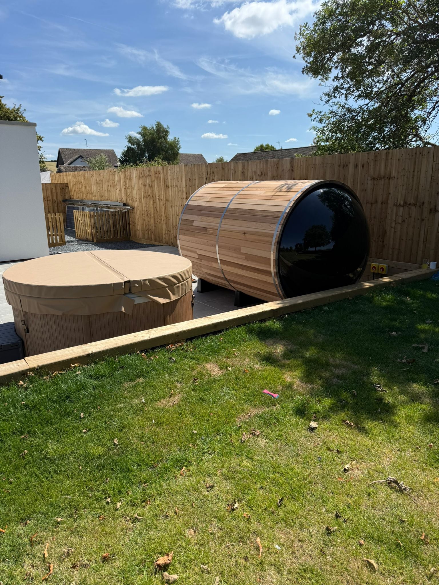 Recharge Ф200 см. кръгла дървена спа кабина и джакузи в градина - онлайн магазин KERANOVA