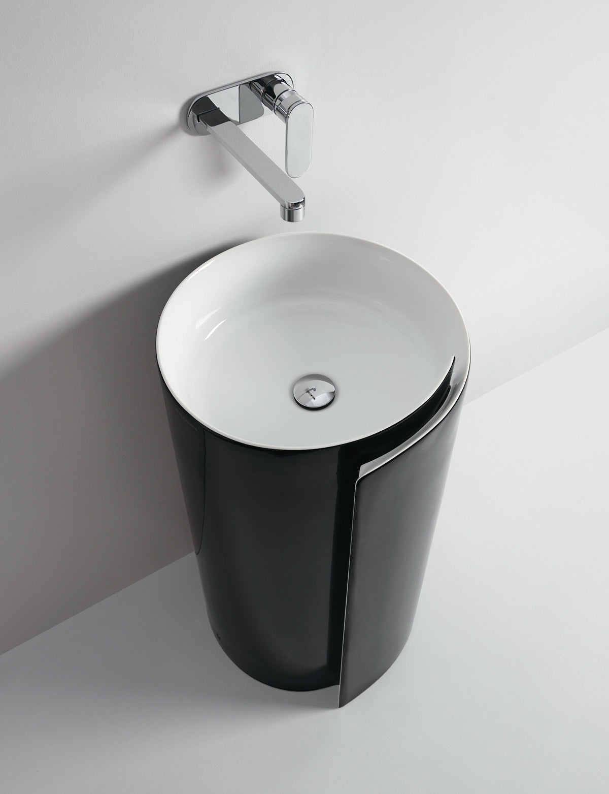 Мивка Monoroll Ф44 см - Ceramica Flaminia в черен гланц, порцеланова стояща мивка за под, опция изводи на стена или под – KERANOVA онлайн магазин