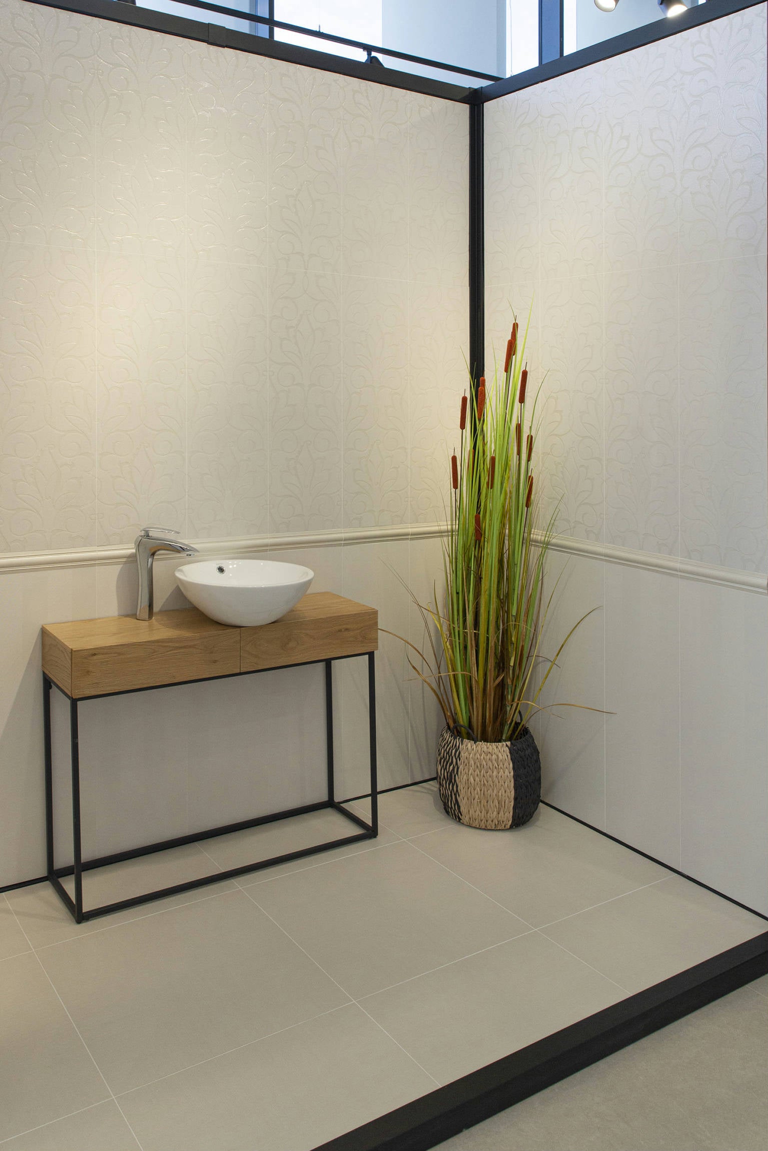 Баня Royal 29.5x90 - NewKer матирани испански плочки 29,5x90см в онлайн магазин за обзавеждане за бани KERANOVA