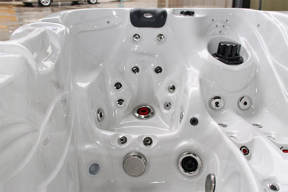 Sensation 230x155 см. бяла хидромасажна вана с 60 джетa, 2 седящи и 1 лежащо място - онлайн магазин за обзавеждане KERANOVA