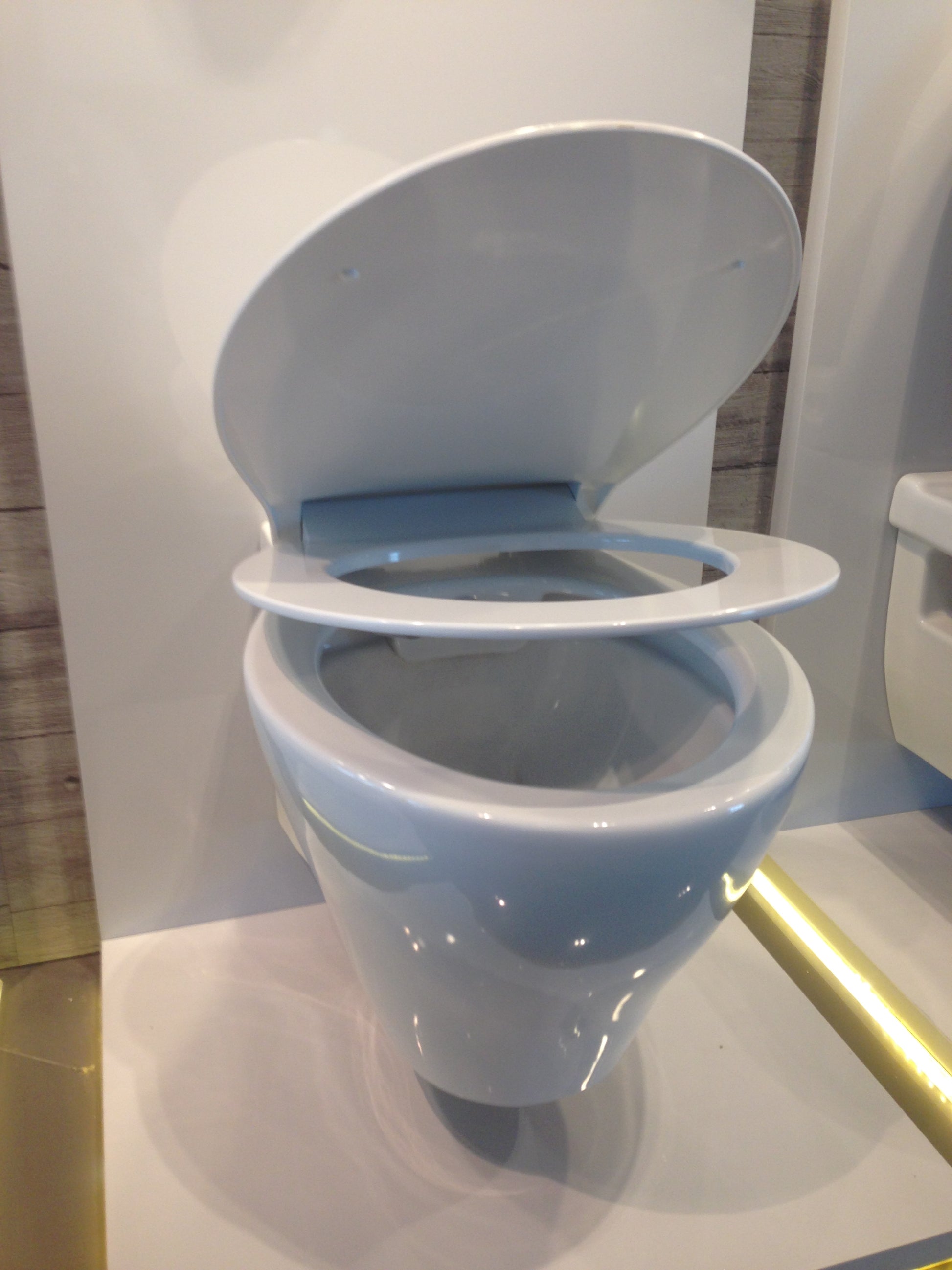 Промо пакет Rimless тоалетна с биде, смесител и Grohe с хром бутон – Rimless конзолна тоалетна 52 см Sano с вграден биде и slim седалка - KERANOVA