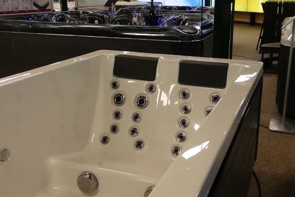 Serene 3 210x130 см. бяла спа вана с две лежанки, джетове и периметрално осветление - онлайн магазин KERANOVA