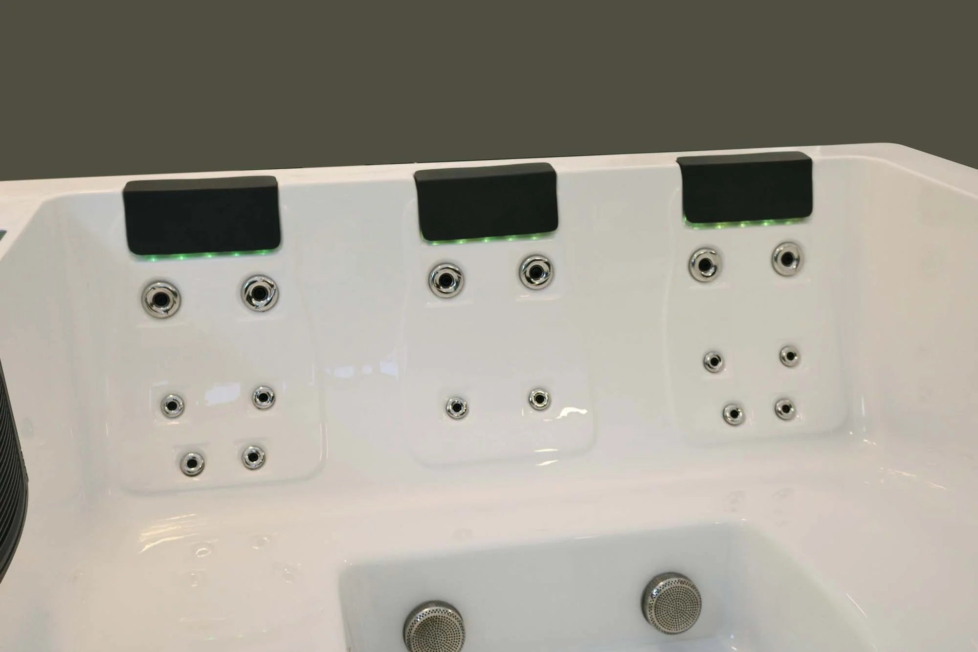 Serene 6 243x224 см. бял СПА джакузи с две лежанки, седалки и LED осветление - онлайн магазин за обзавеждане KERANOVA