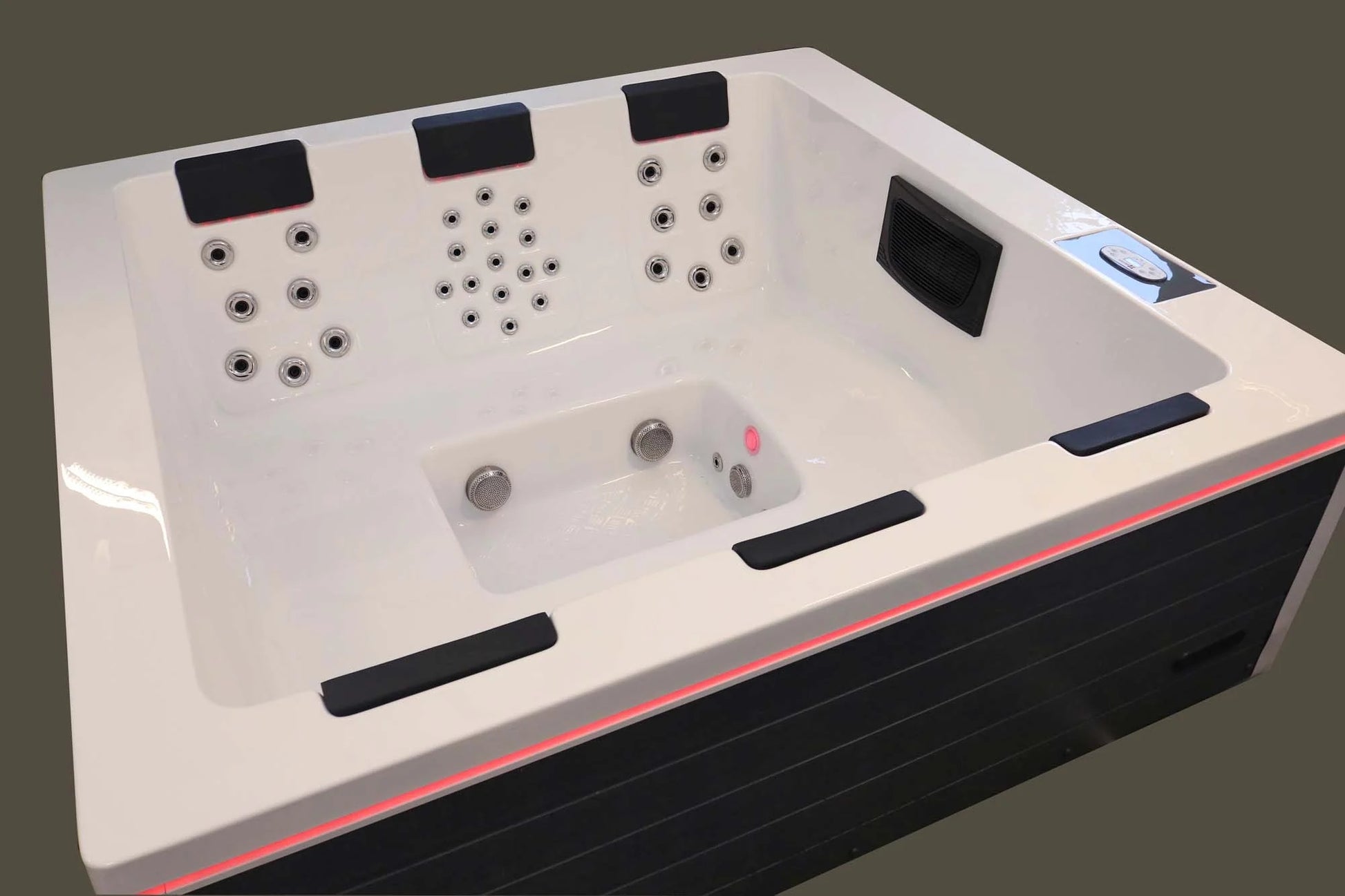Serene 6 243x224 см. бял SPA джакузи с две лежанки и подсветка – онлайн магазин KERANOVA