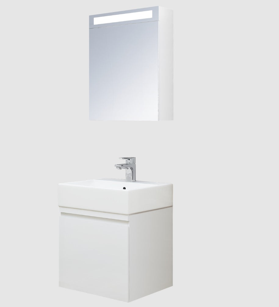 Серия Тринити 50 см. бял PVC горен шкаф с огледало и вградено LED осветление плюс долен шкаф с мивка Esvit 500 за онлайн магазин KERANOVA